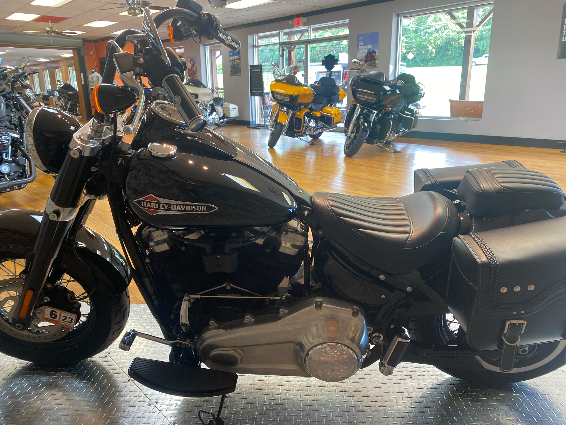 2019 Harley-Davidson FLSL in Orange, Virginia - Photo 3