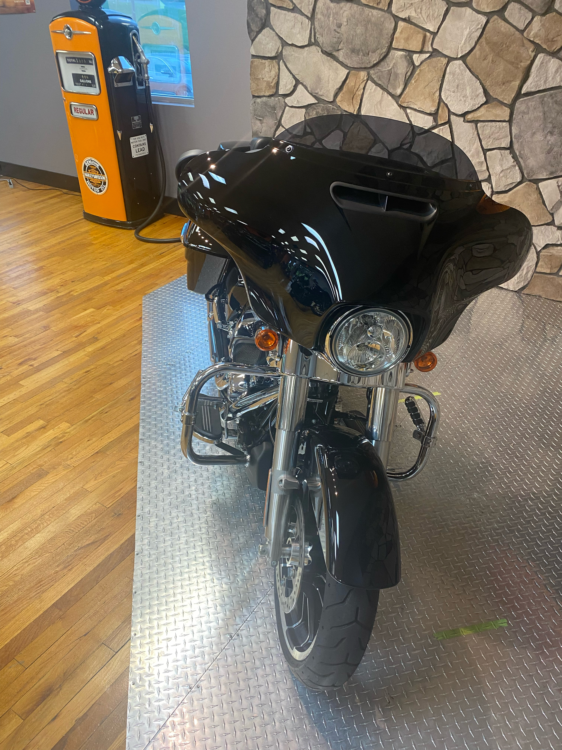 2021 Harley-Davidson FLHX " Street Glide" in Orange, Virginia - Photo 2