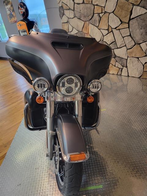 2017 Harley-Davidson Electra Glide® Ultra Classic® in Orange, Virginia - Photo 3