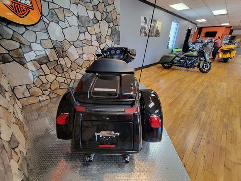 2011 Harley-Davidson Tri Glide® Ultra Classic® in Orange, Virginia - Photo 2