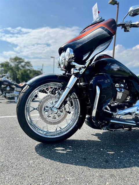 2022 Harley-Davidson ULTRA LIMITED CUSTOM in Dumfries, Virginia - Photo 2