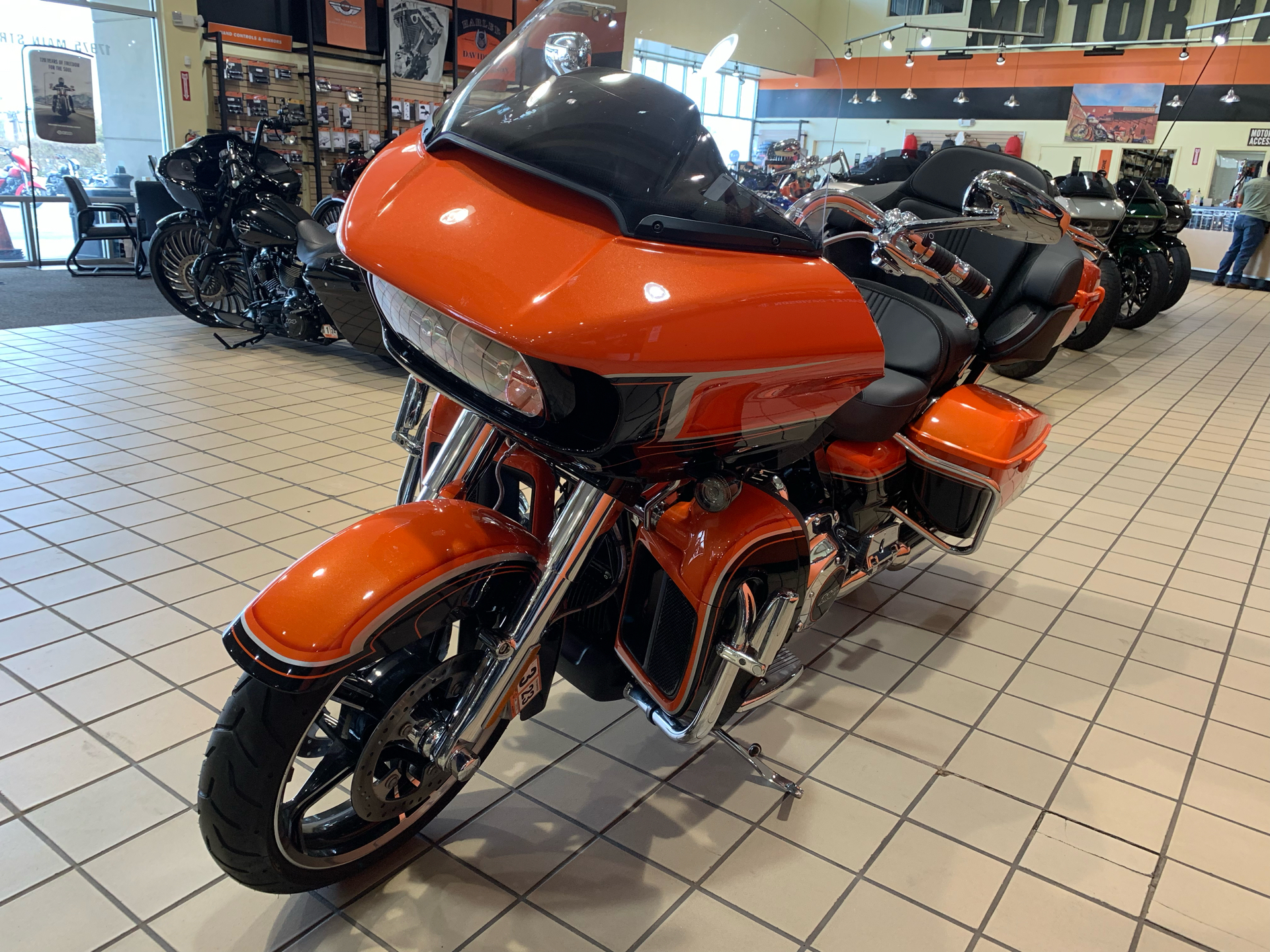 2022 Harley-Davidson CVO™ Road Glide® Limited in Dumfries, Virginia - Photo 7