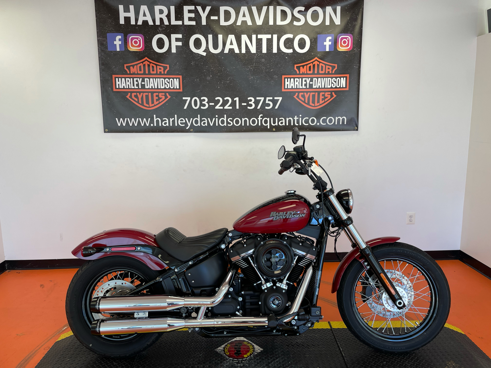 Used 2020 Harley-Davidson Street Bob® Billiard Red / Vivid Black 