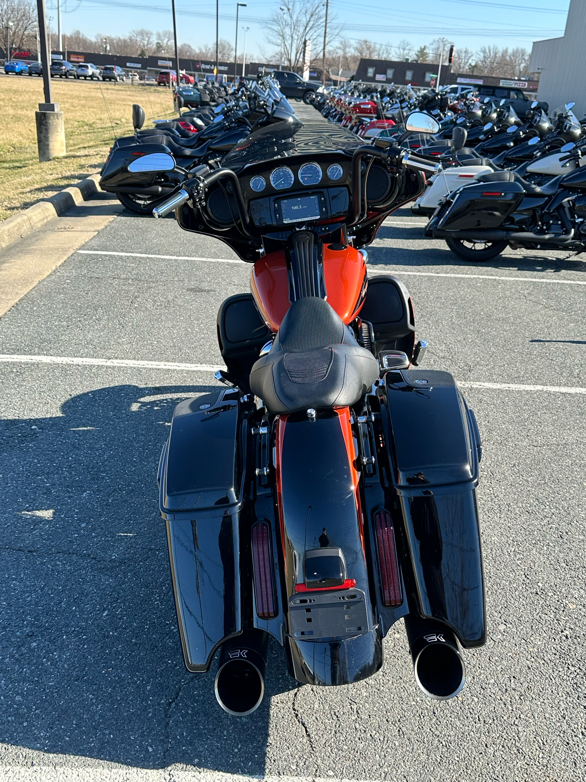 2017 Harley-Davidson CVO™ Street Glide® in Dumfries, Virginia - Photo 3
