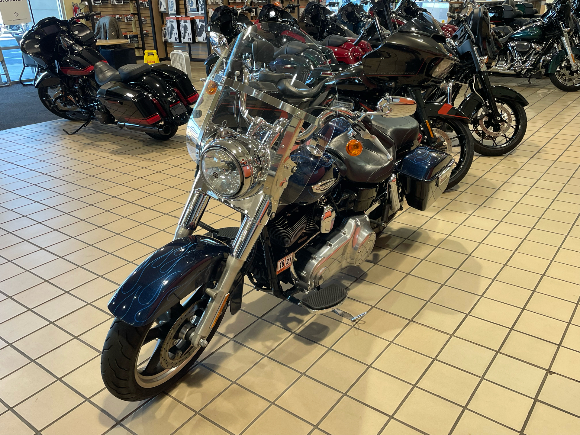 2013 Harley-Davidson Dyna® Switchback™ in Dumfries, Virginia - Photo 6