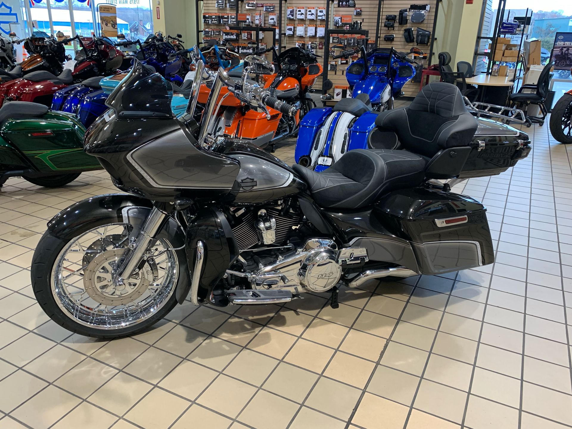 2020 Harley-Davidson ROAD GLIDE LIMITED in Dumfries, Virginia - Photo 3