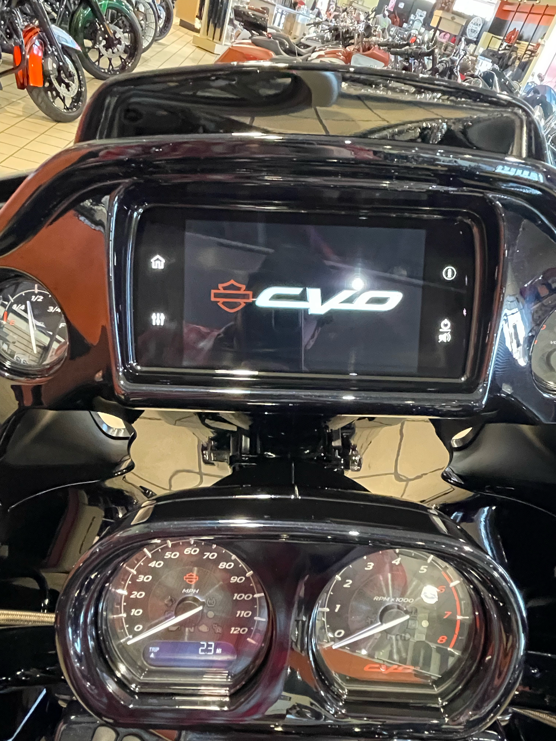 2022 Harley-Davidson CVO™ Road Glide® in Dumfries, Virginia - Photo 16