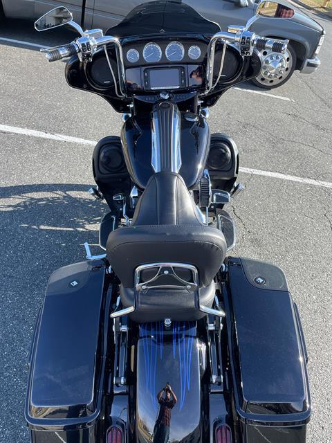 2016 Harley-Davidson CVO™ Street Glide® in Dumfries, Virginia - Photo 8