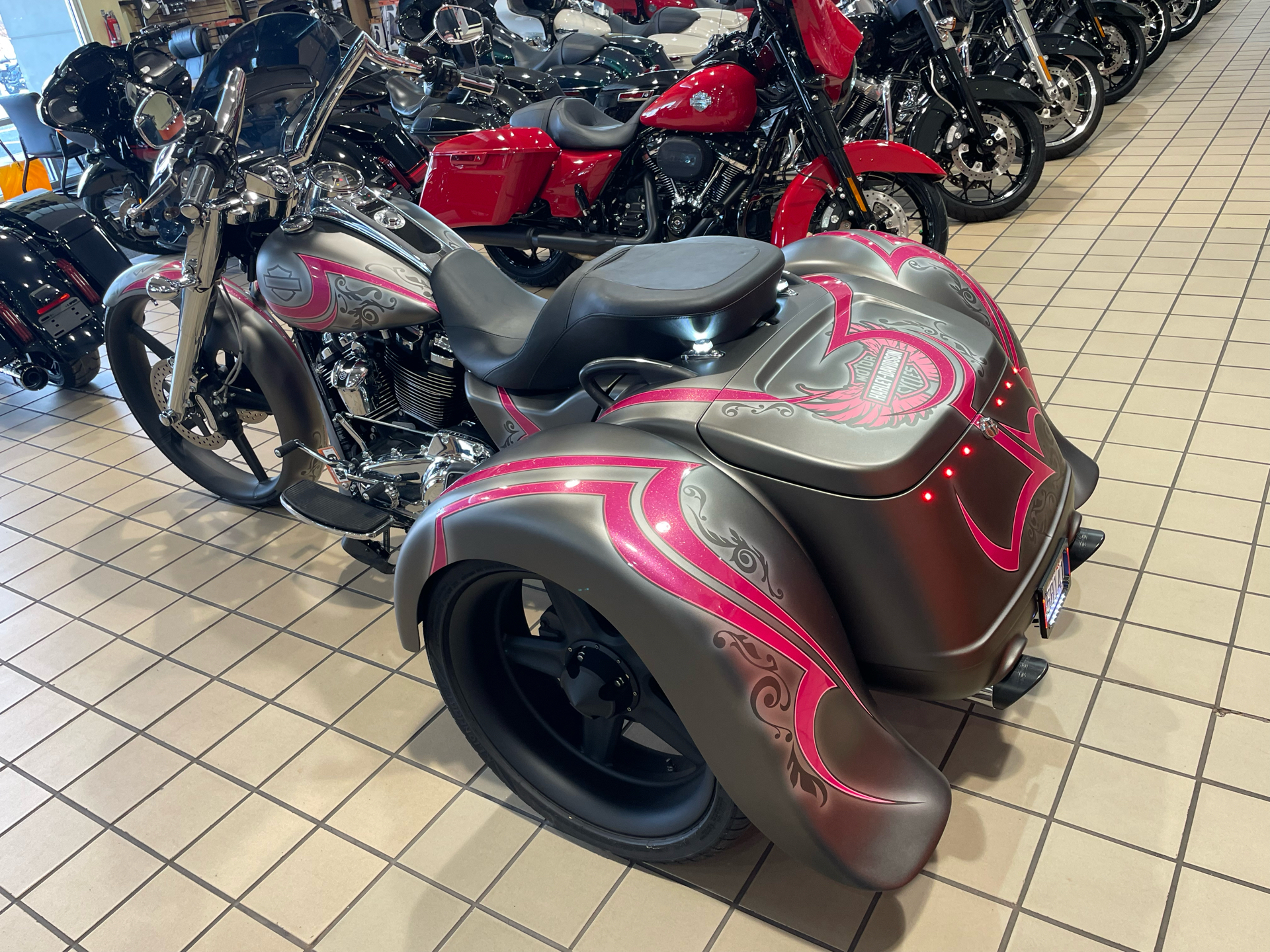 2018 Harley-Davidson Freewheeler® in Dumfries, Virginia - Photo 6