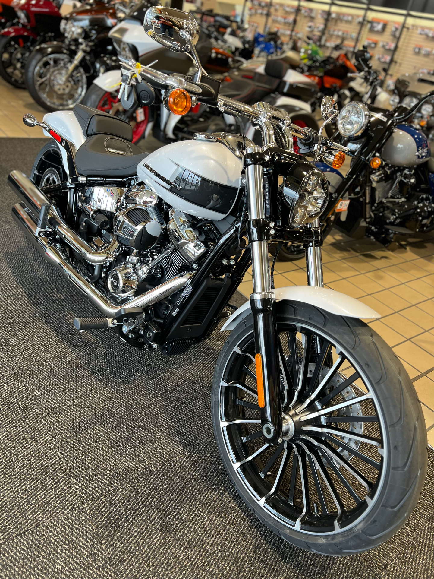 2024 Harley-Davidson FXBR in Dumfries, Virginia - Photo 4