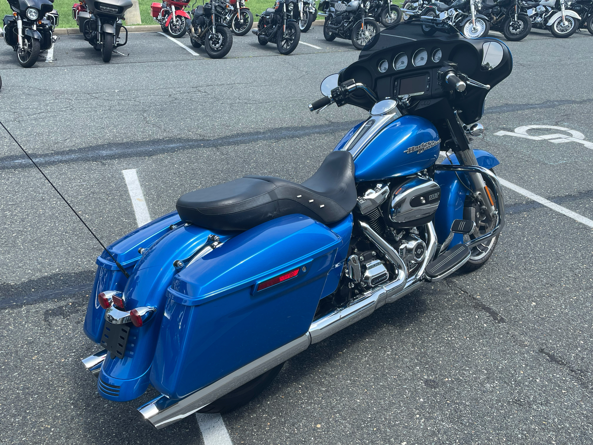 2018 Harley-Davidson Street Glide® in Dumfries, Virginia - Photo 3