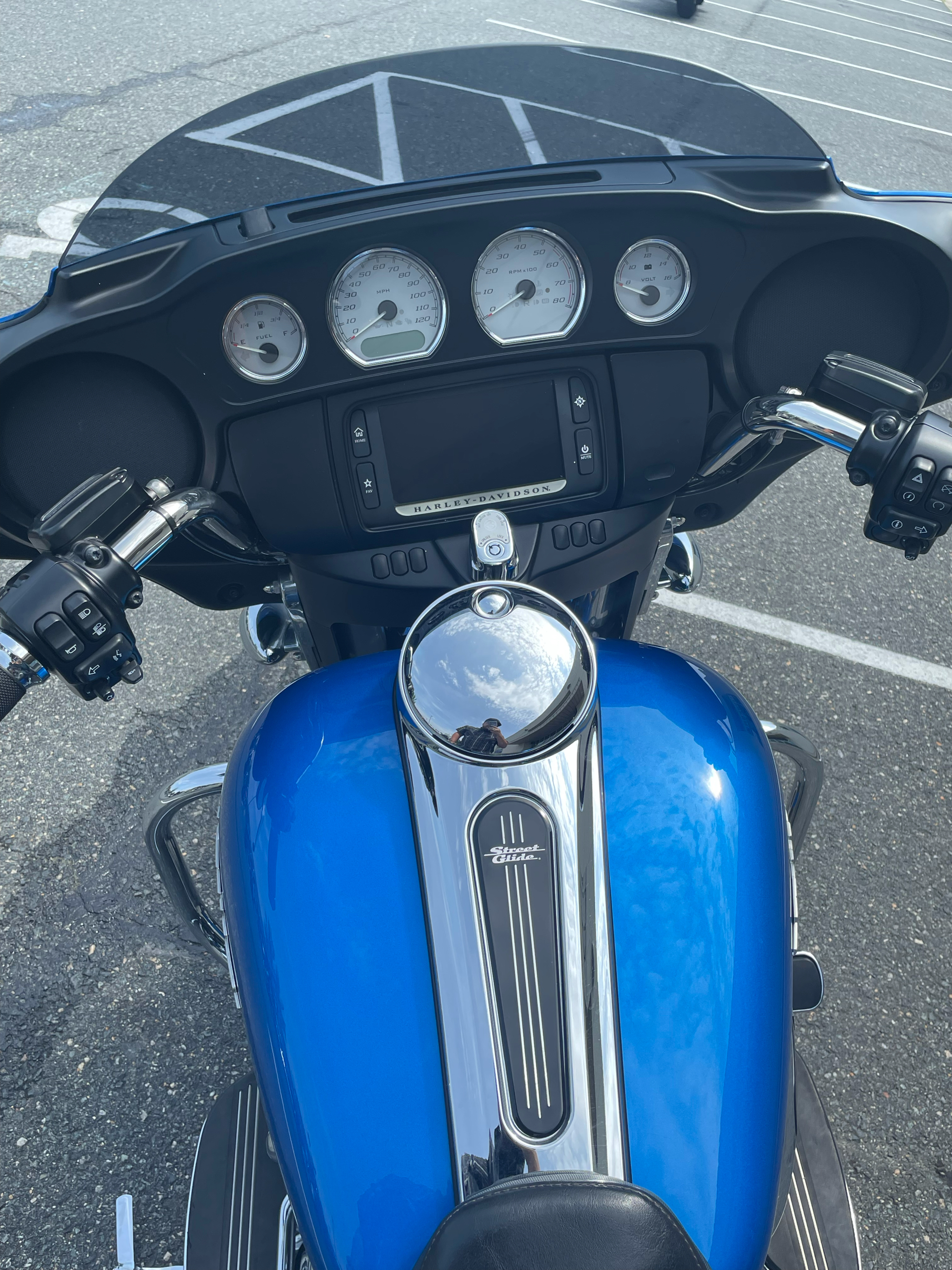 2018 Harley-Davidson Street Glide® in Dumfries, Virginia - Photo 10