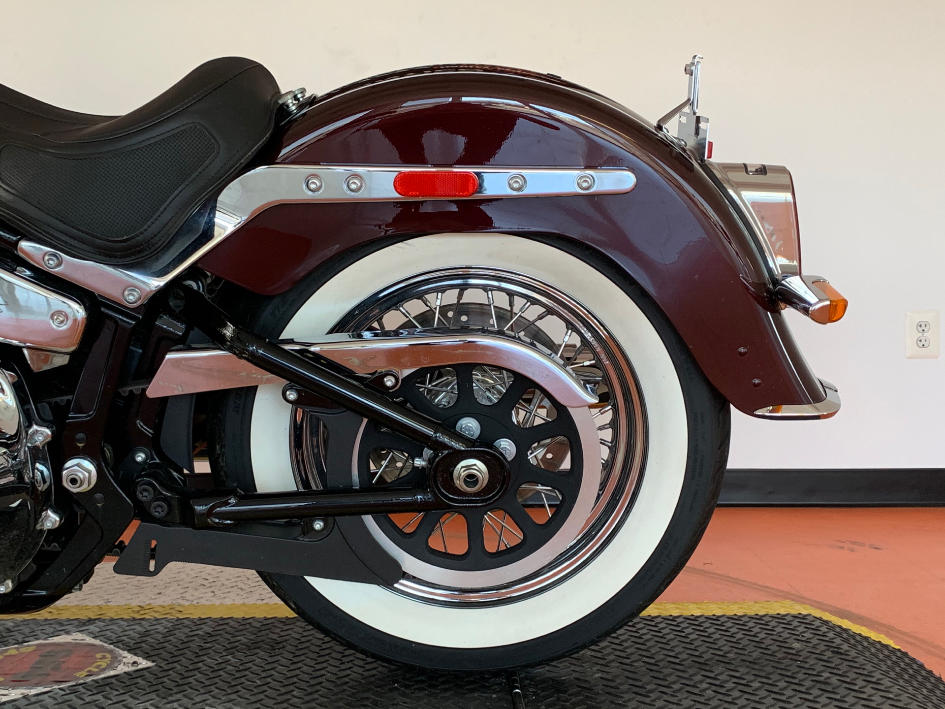 2018 Harley-Davidson Softail® Deluxe 107 in Dumfries, Virginia - Photo 8
