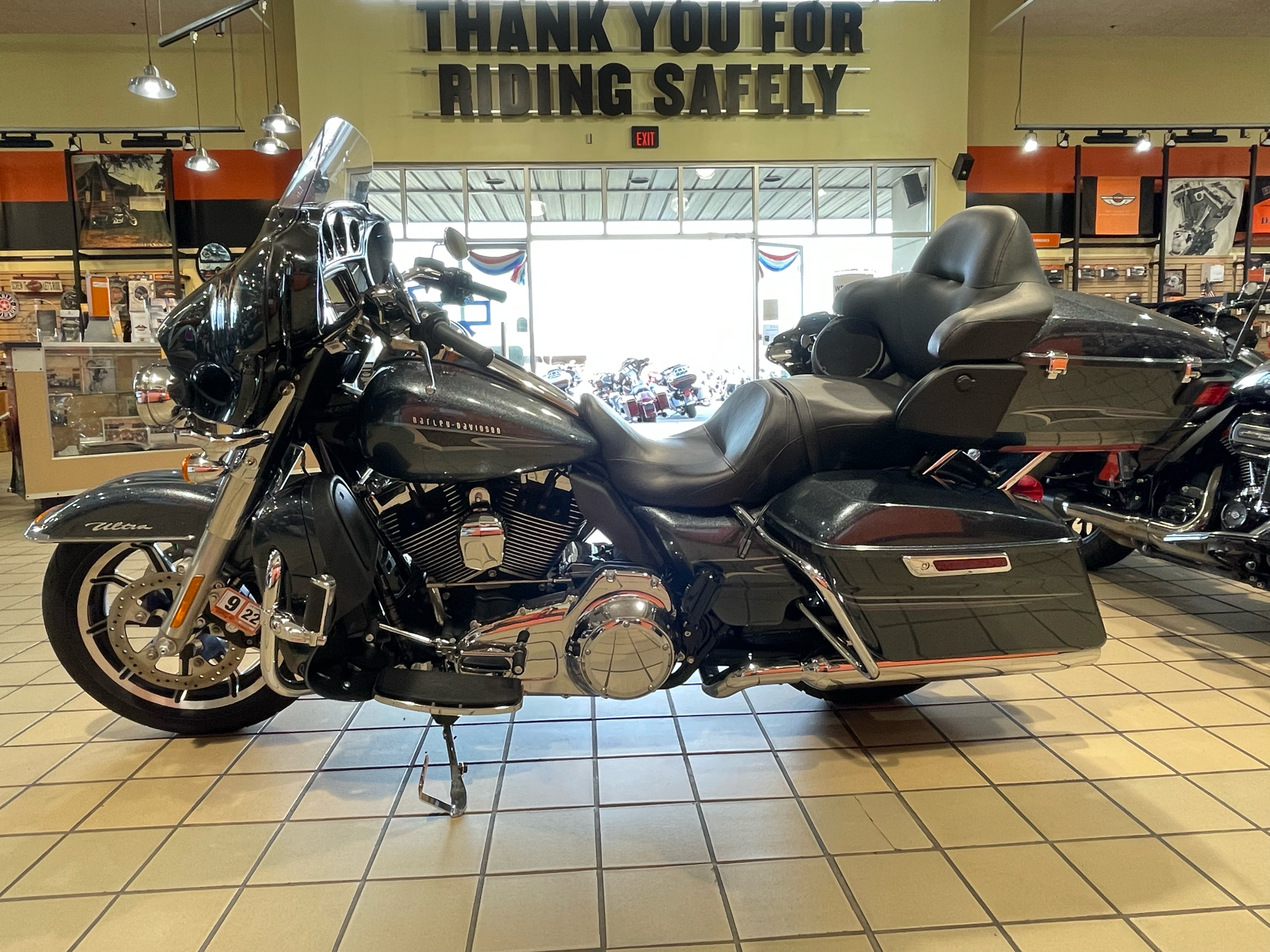 2015 Harley-Davidson Electra Glide® Ultra Classic® Low in Dumfries, Virginia - Photo 12