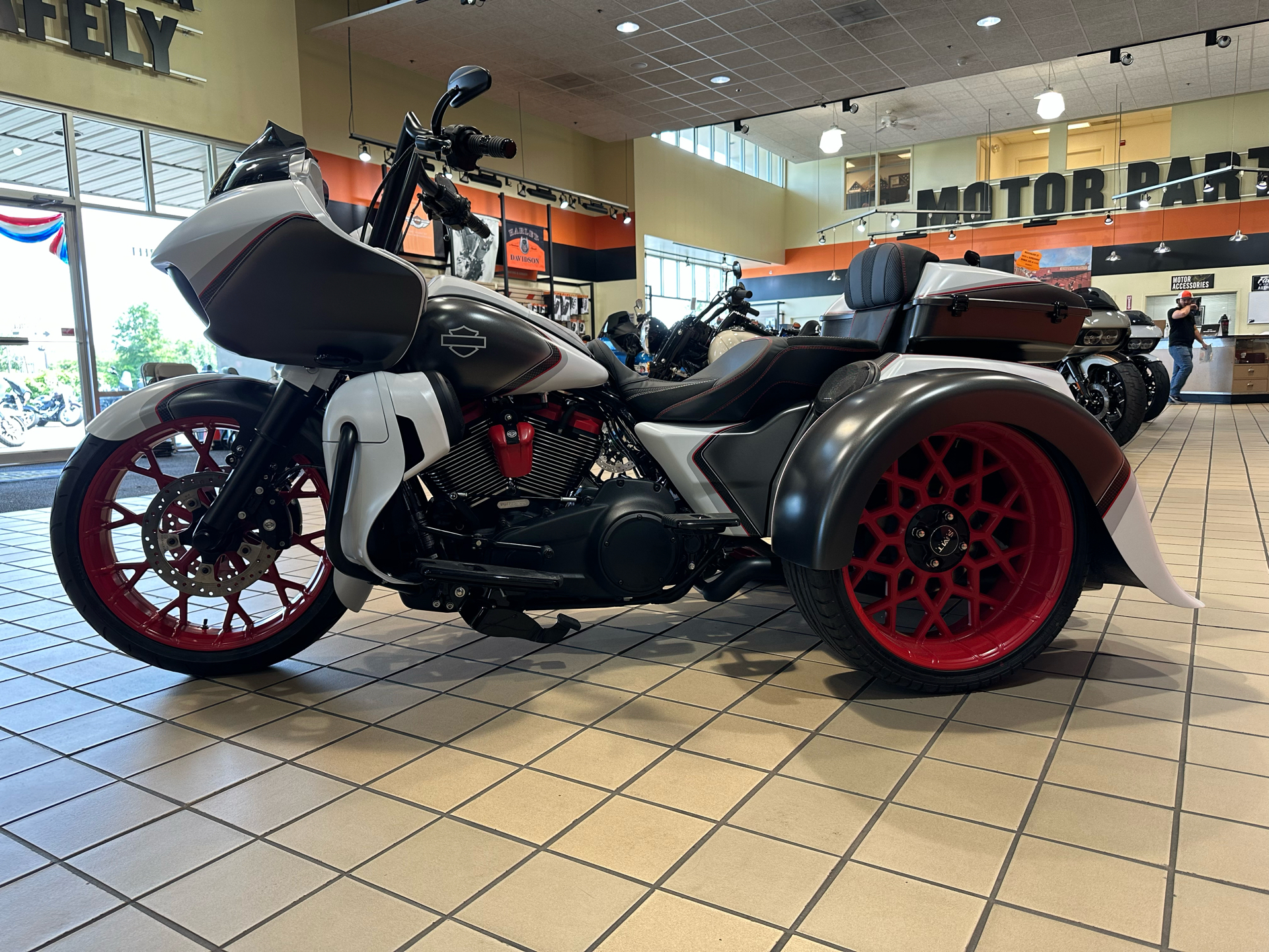 2023 Harley-Davidson Tri Glide® Ultra in Dumfries, Virginia - Photo 3