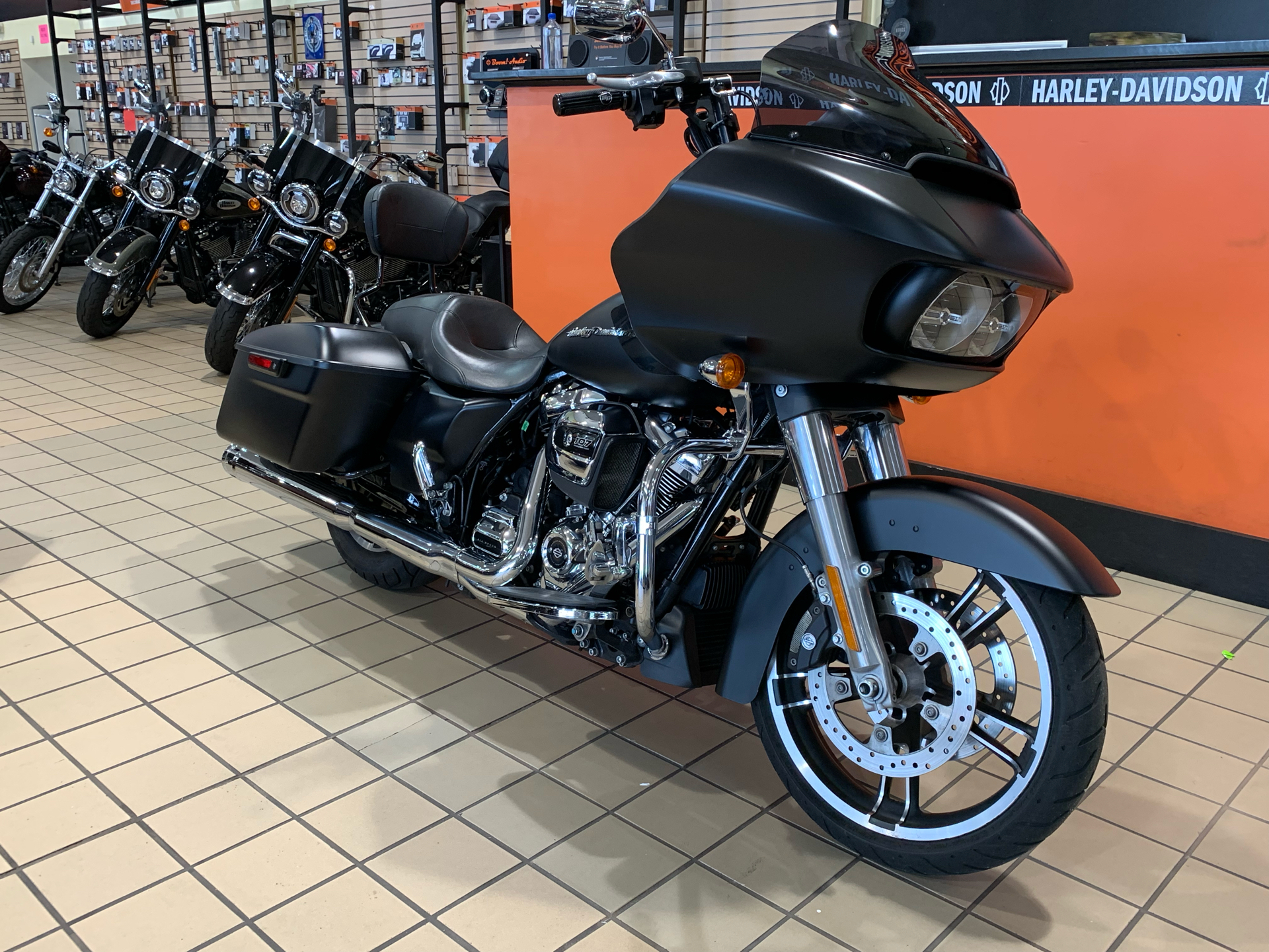 2017 Harley-Davidson ROAD GLIDE SPECIAL in Dumfries, Virginia - Photo 2