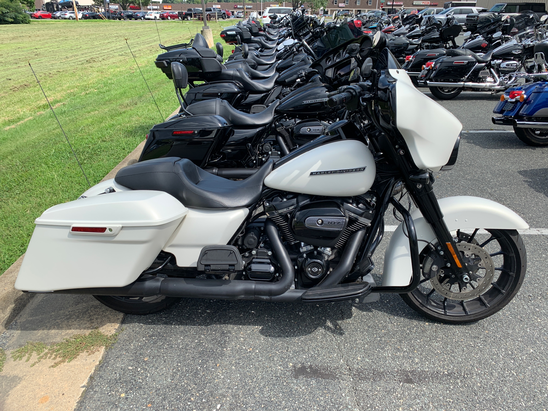 2018 Harley-Davidson STREET GLIDE SPECIAL in Dumfries, Virginia
