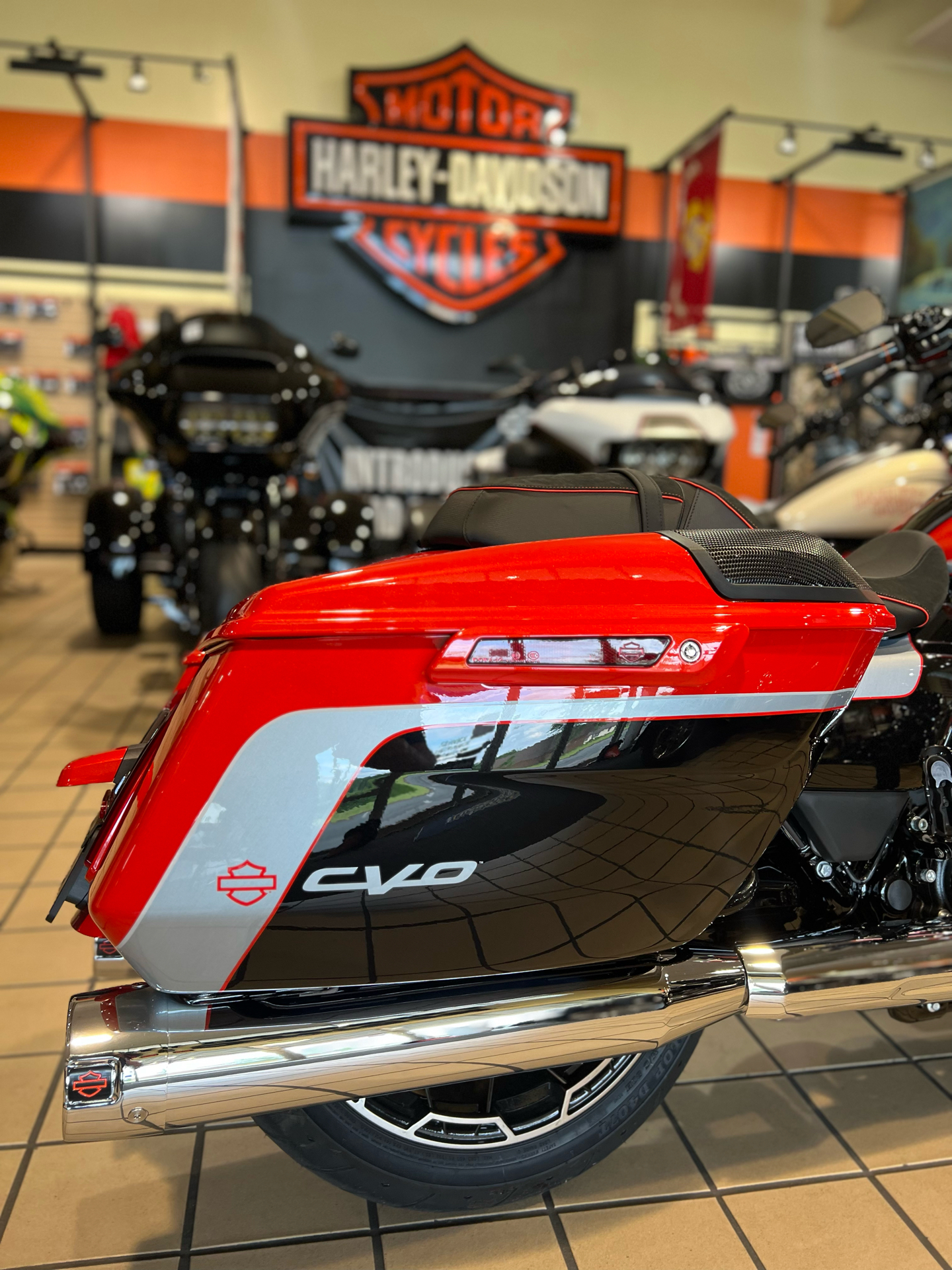 2024 Harley-Davidson CVO™ Road Glide® in Dumfries, Virginia - Photo 3