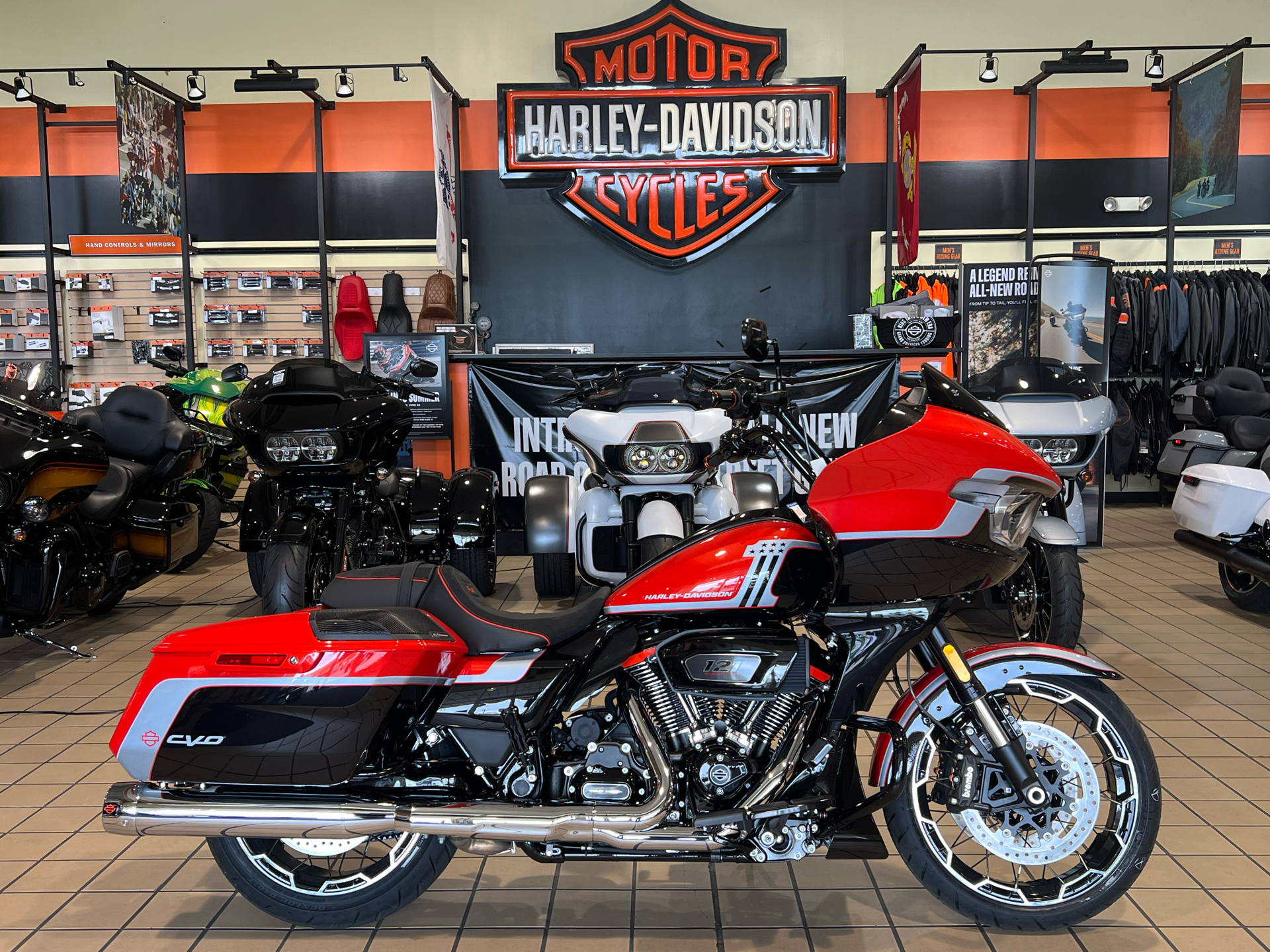2024 Harley-Davidson CVO™ Road Glide® in Dumfries, Virginia - Photo 8