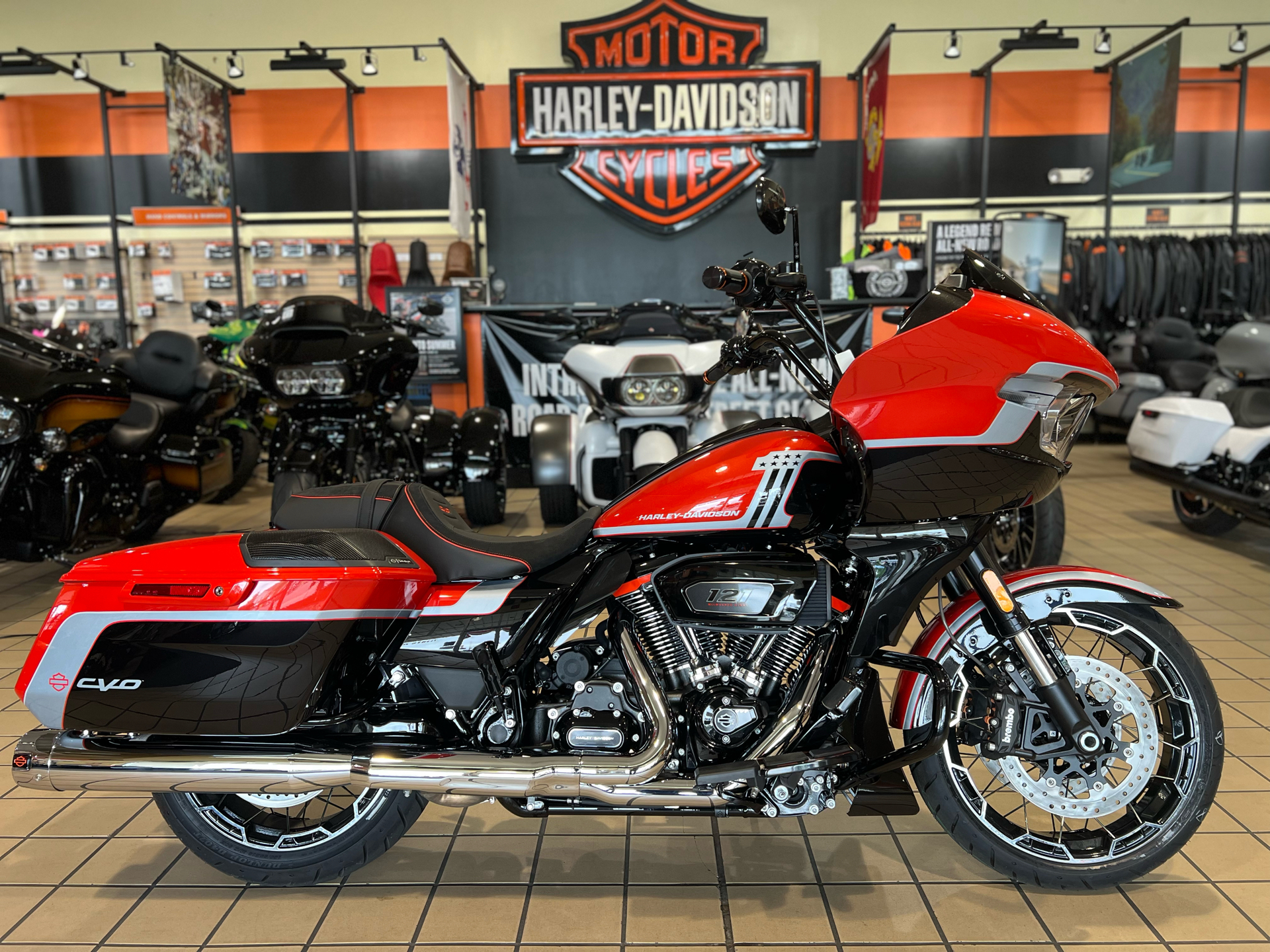 2024 Harley-Davidson CVO™ Road Glide® in Dumfries, Virginia - Photo 32