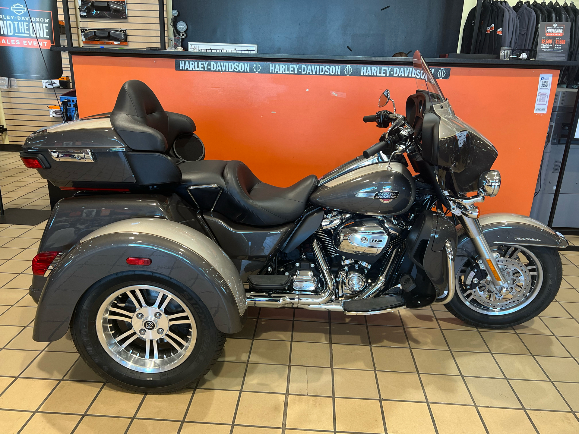 2023 Harley-Davidson Tri Glide® Ultra in Dumfries, Virginia - Photo 2