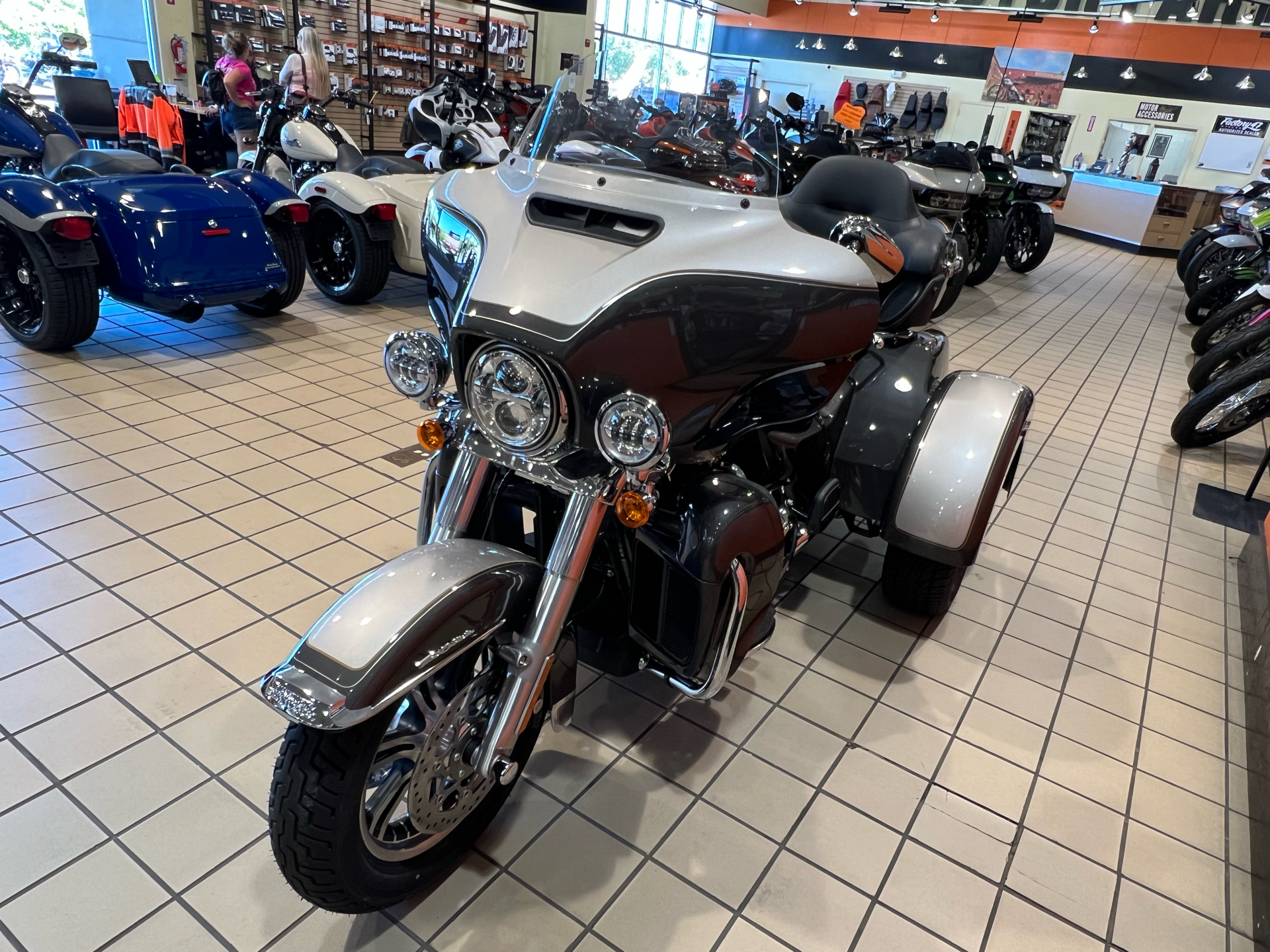 2023 Harley-Davidson Tri Glide® Ultra in Dumfries, Virginia - Photo 11