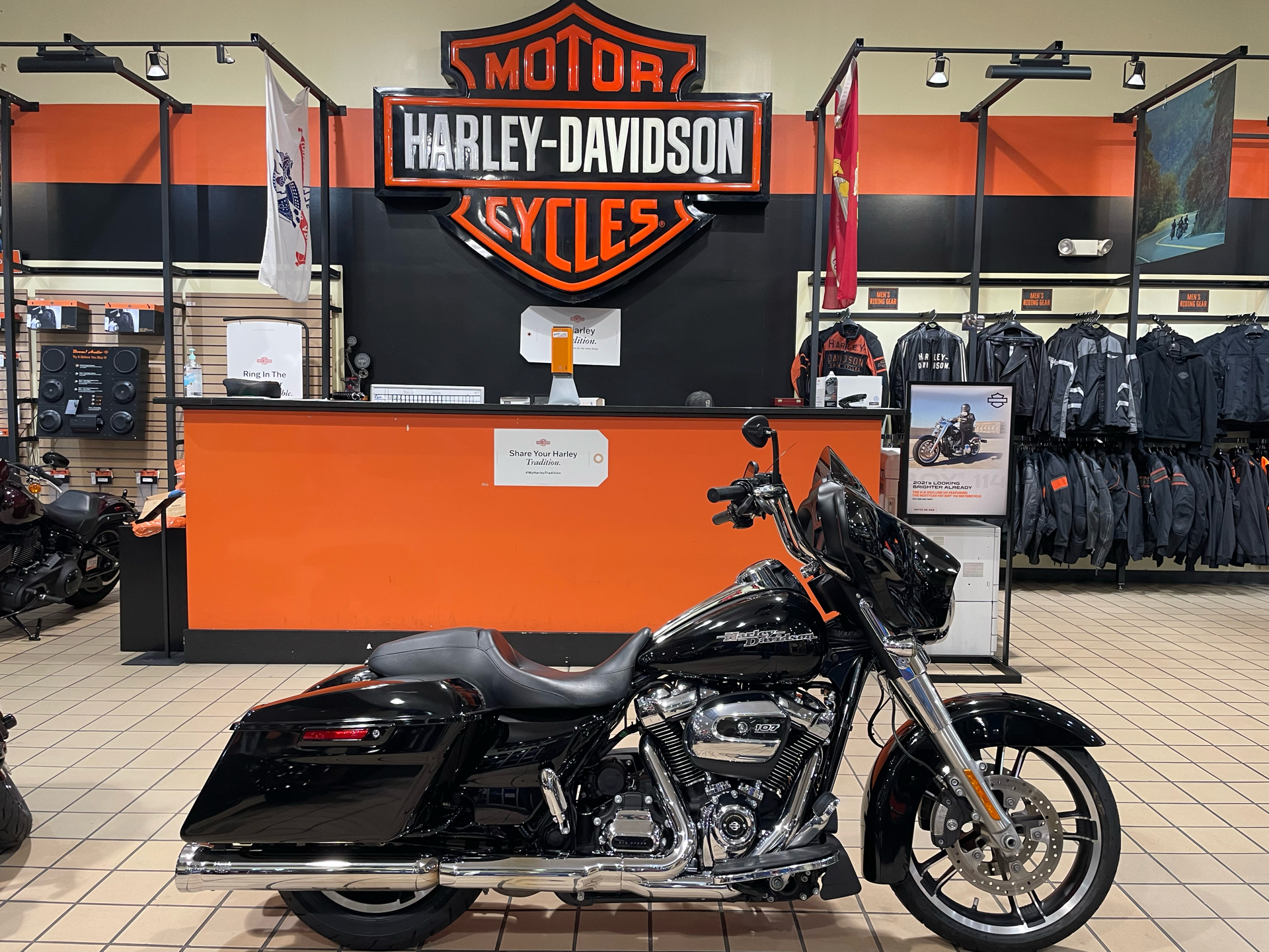 2019 Harley-Davidson Street Glide® in Dumfries, Virginia - Photo 1