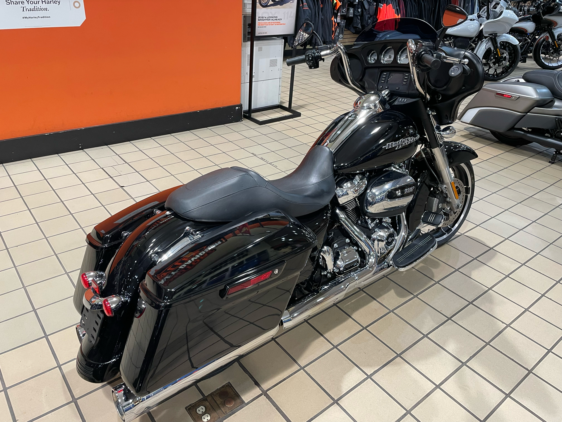 2019 Harley-Davidson Street Glide® in Dumfries, Virginia - Photo 4