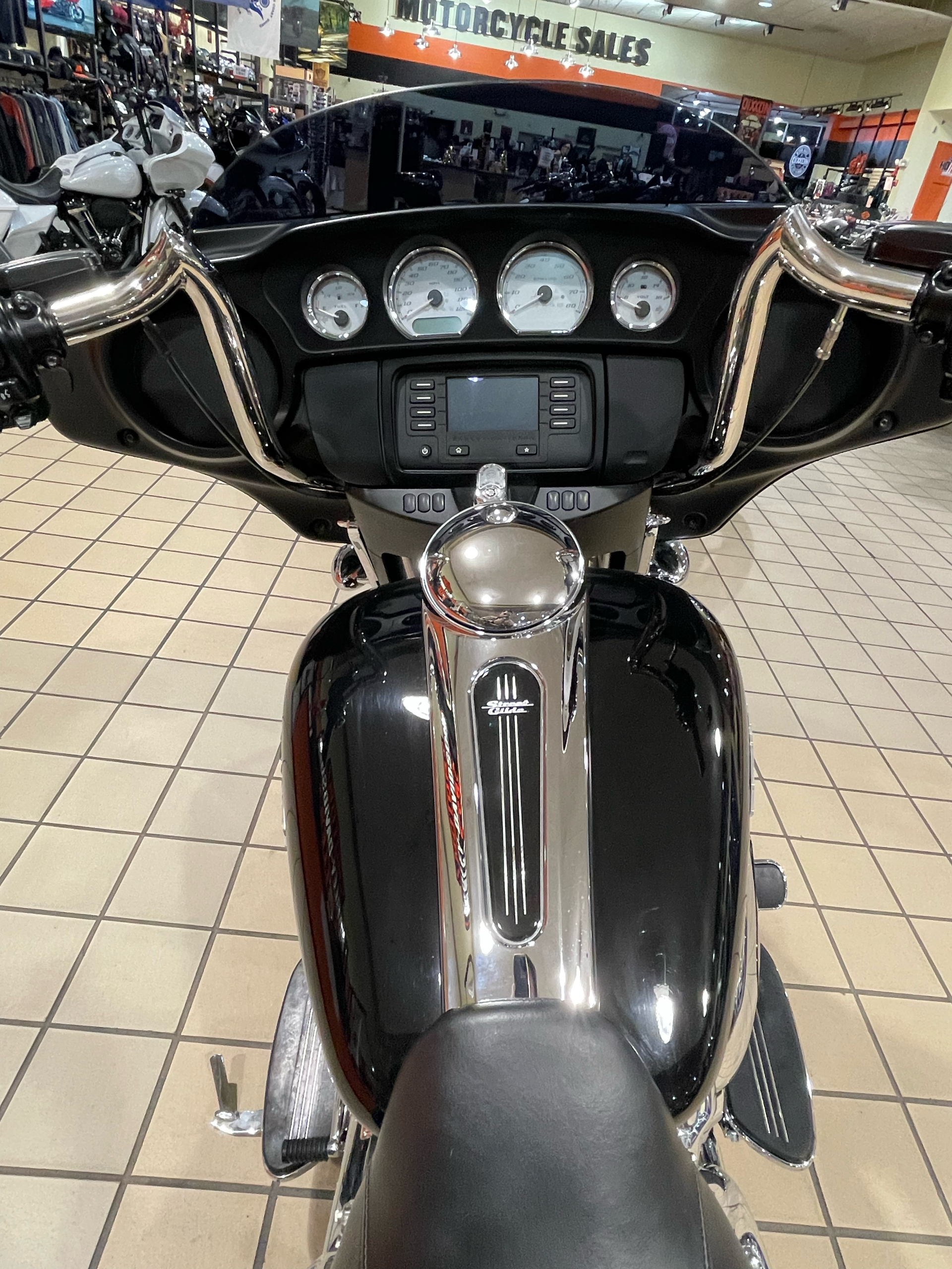2019 Harley-Davidson Street Glide® in Dumfries, Virginia - Photo 14