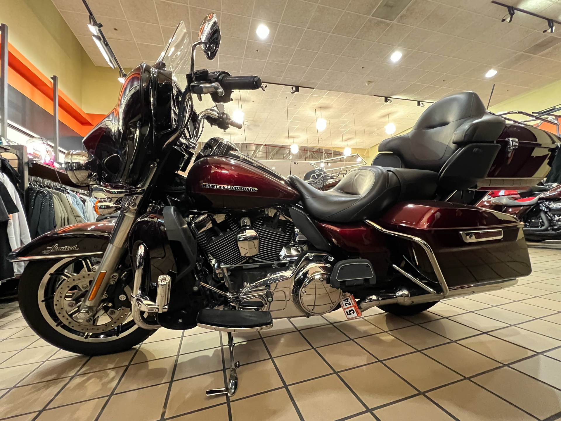 2015 Harley-Davidson Electra Glide® Ultra Classic® in Dumfries, Virginia - Photo 12