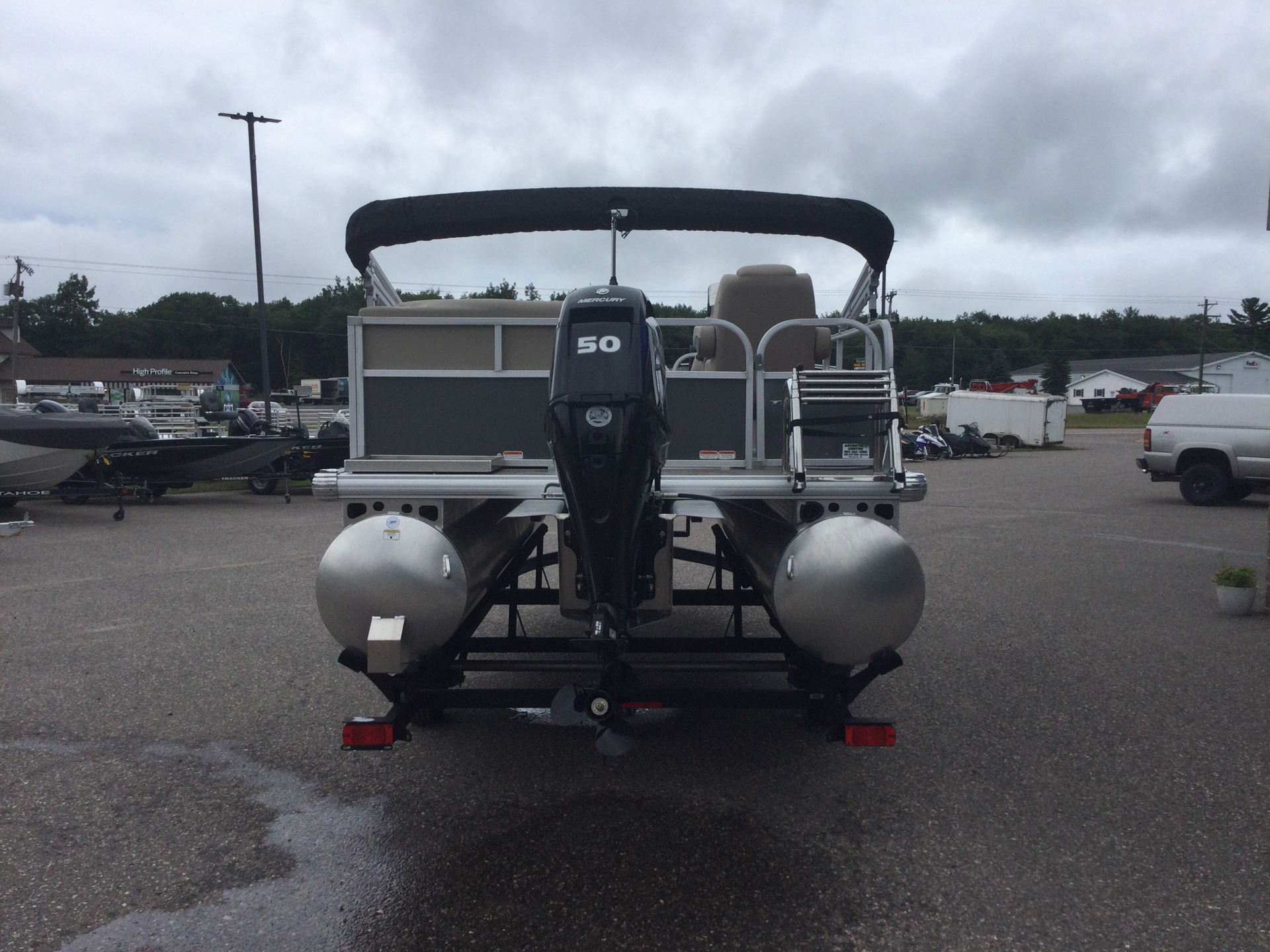 2024 Sun Tracker Party Barge 16 DLX in Marquette, Michigan - Photo 3