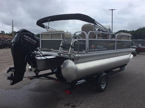 2024 Sun Tracker Party Barge 16 DLX in Marquette, Michigan - Photo 4