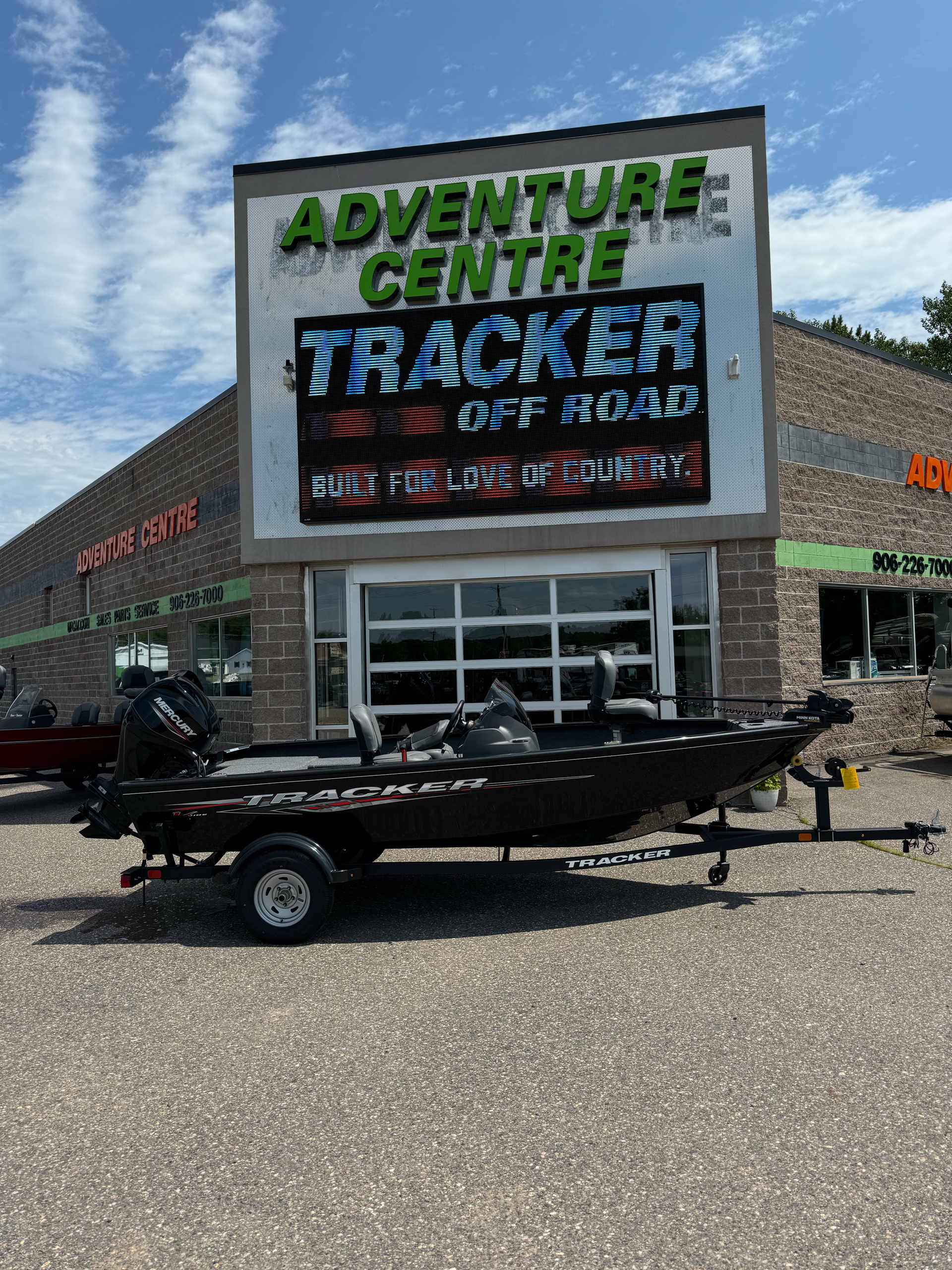 2024 Tracker Super Guide V-16 SC in Marquette, Michigan - Photo 1