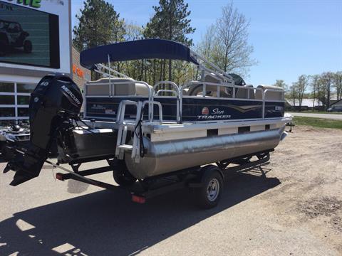 2021 Sun Tracker Party Barge 18 DLX in Marquette, Michigan - Photo 7