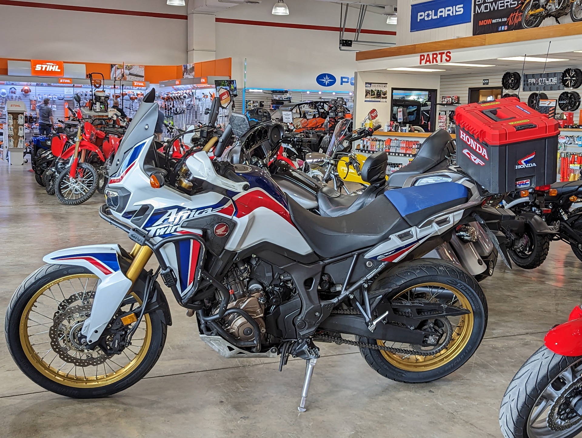 2017 Honda Africa Twin DCT in Winchester, Tennessee - Photo 5