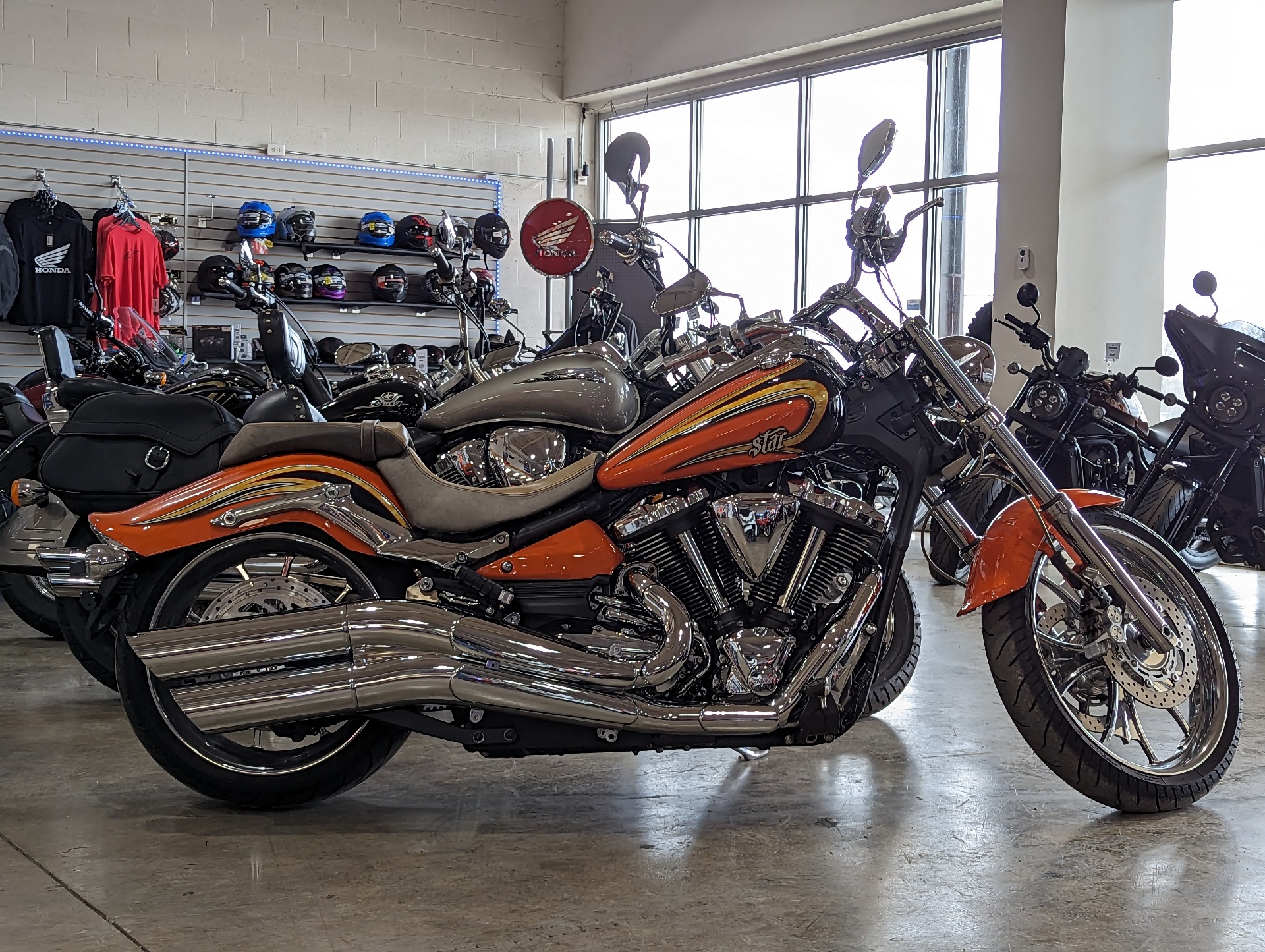 2012 Yamaha Raider SCL in Winchester, Tennessee - Photo 2