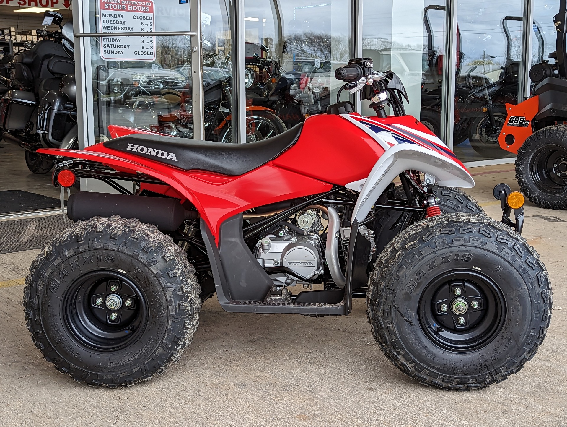 2023 Honda TRX90X in Winchester, Tennessee - Photo 2