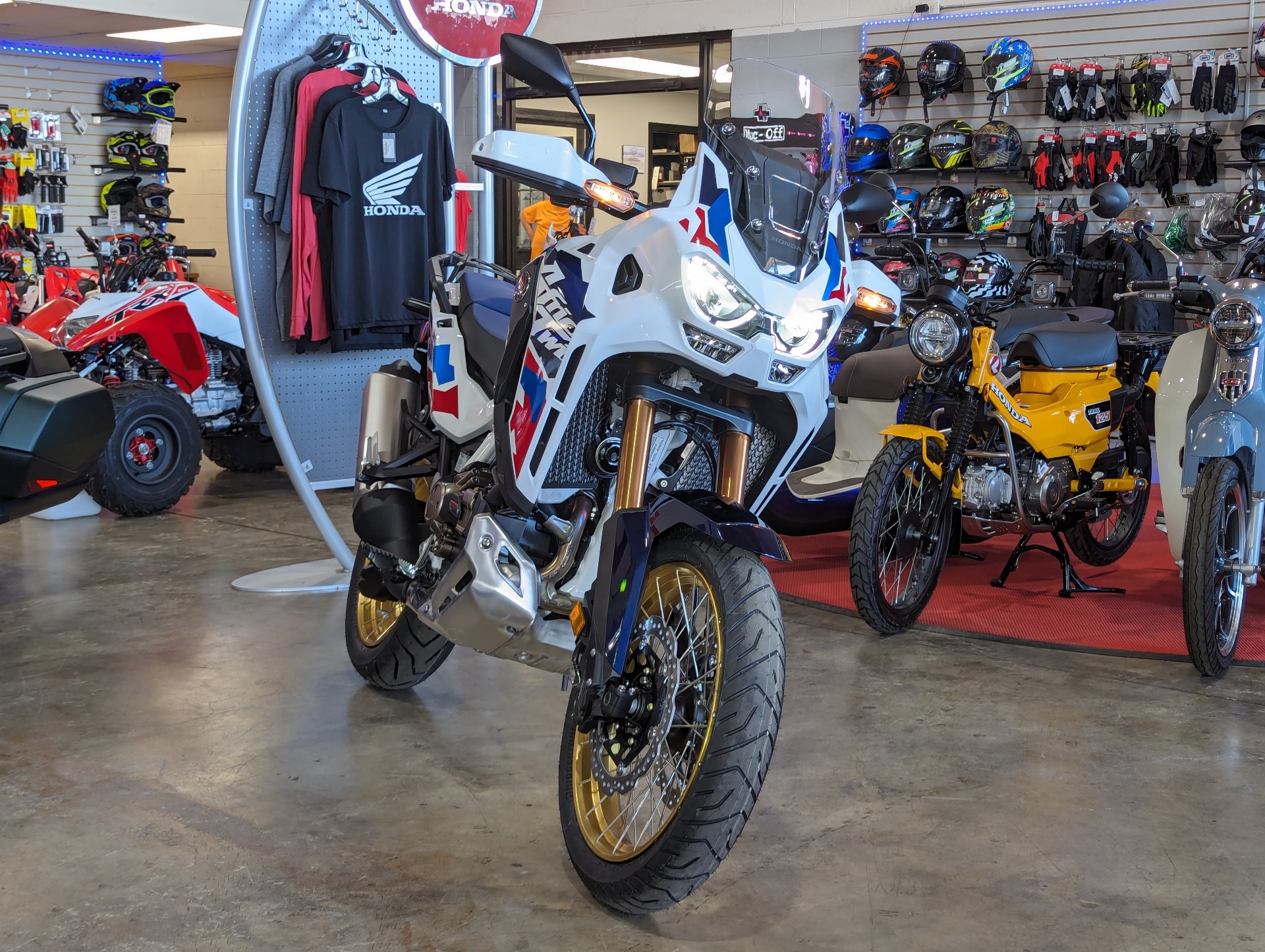2024 Honda Africa Twin Adventure Sports ES DCT in Winchester, Tennessee - Photo 3
