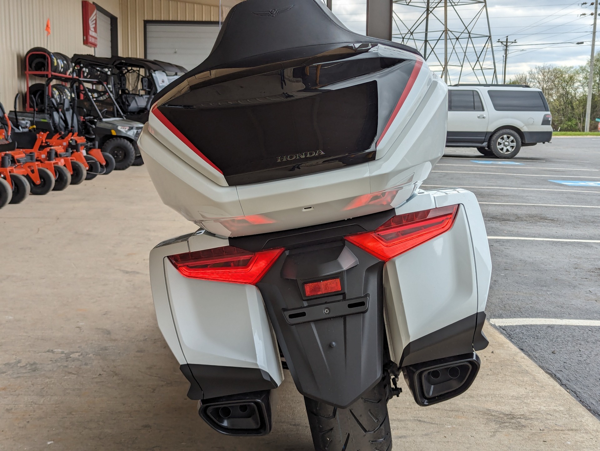 2024 Honda Gold Wing Tour Automatic DCT in Winchester, Tennessee - Photo 9