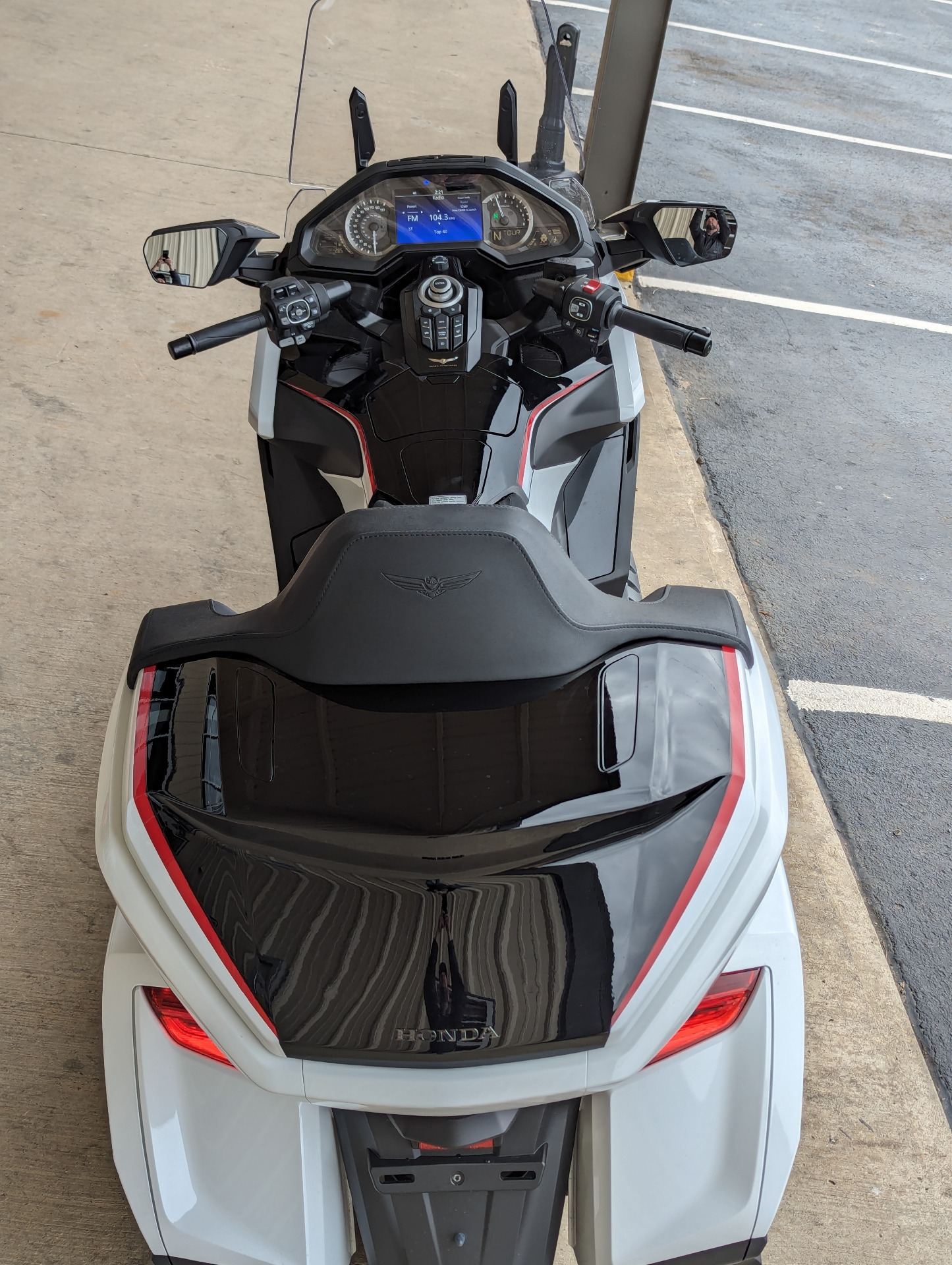 2024 Honda Gold Wing Tour Automatic DCT in Winchester, Tennessee - Photo 8