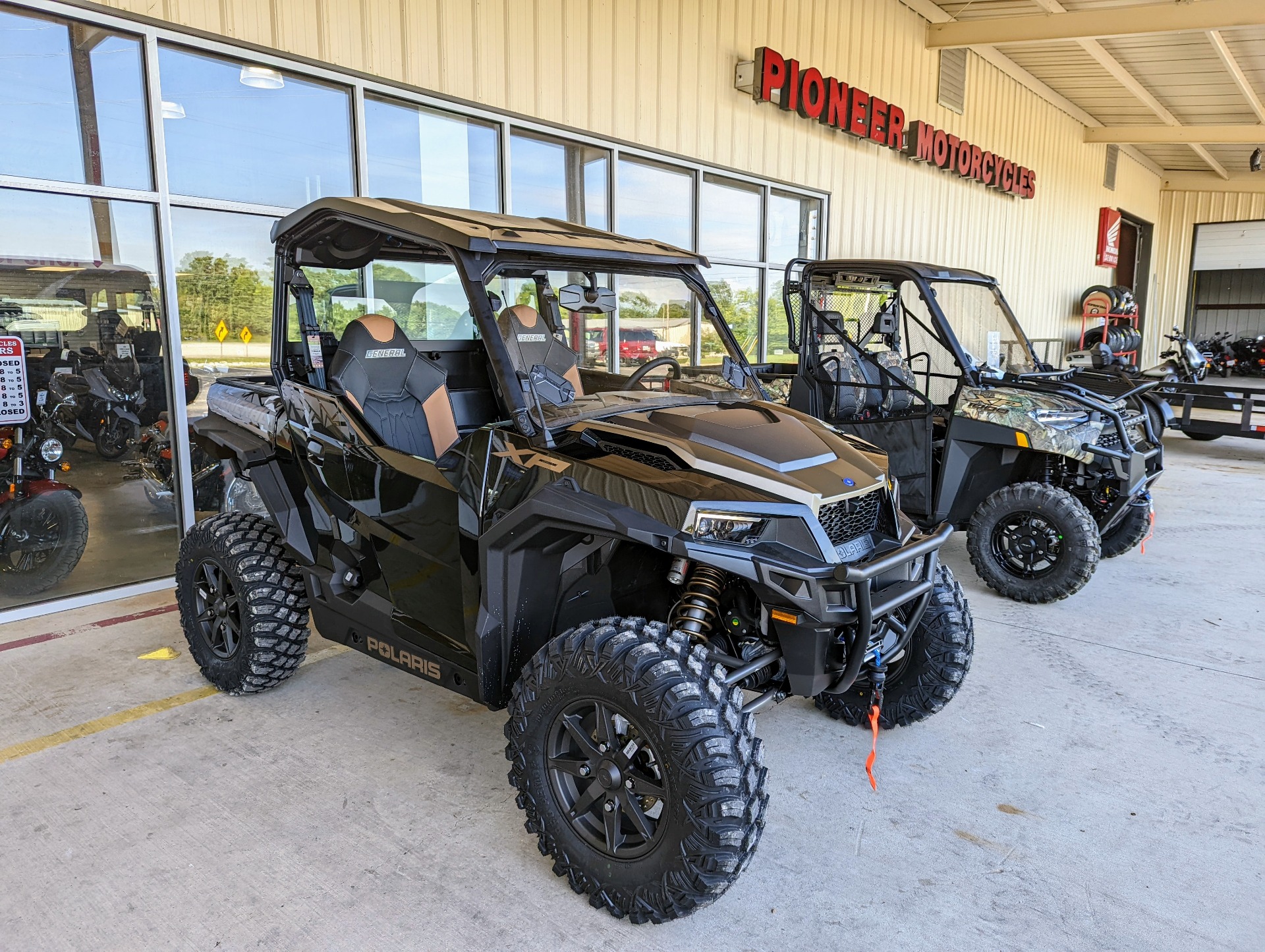 2022 Polaris General XP 1000 Deluxe Ride Command in Winchester, Tennessee - Photo 2
