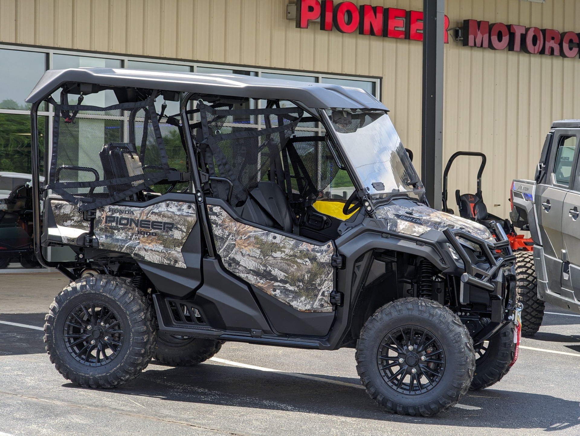 2024 Honda Pioneer 1000-5 Forest in Winchester, Tennessee - Photo 2