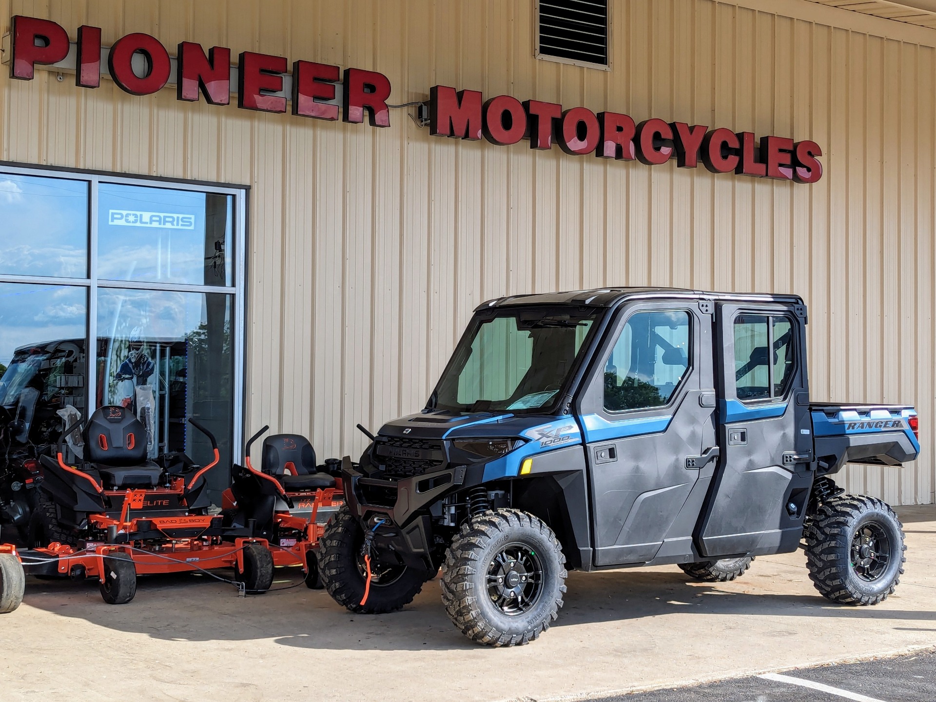 2025 Polaris Ranger Crew XP 1000 NorthStar Edition Premium with Fixed Windshield in Winchester, Tennessee - Photo 3