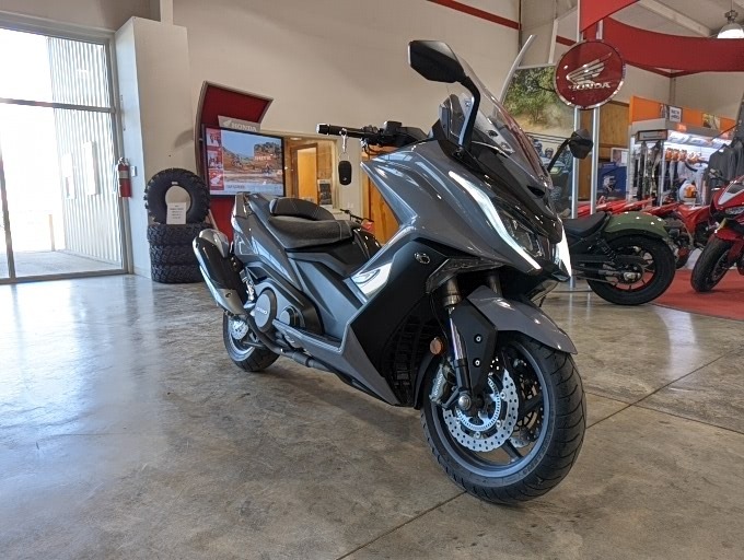 2021 Kymco AK 550 in Winchester, Tennessee - Photo 2