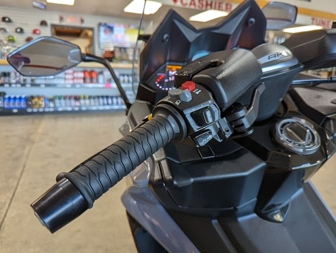 2021 Kymco AK 550 in Winchester, Tennessee - Photo 12