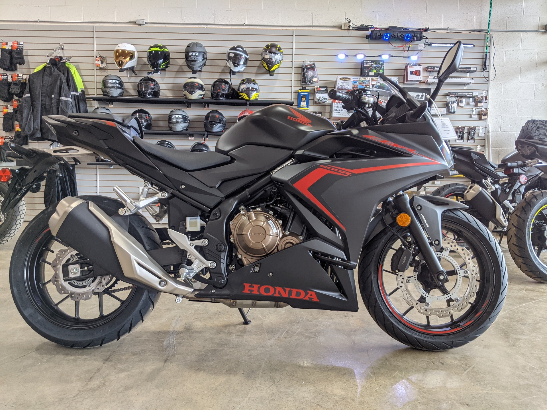 2021 Honda CBR500R ABS in Winchester, Tennessee - Photo 2