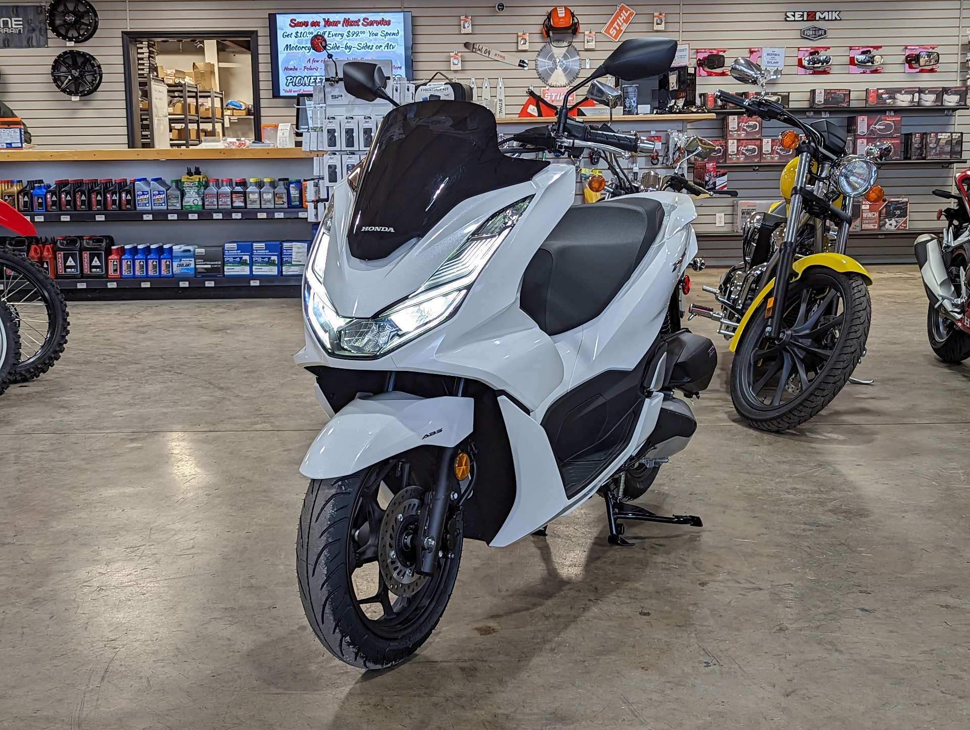 2022 Honda PCX150 ABS in Winchester, Tennessee - Photo 5