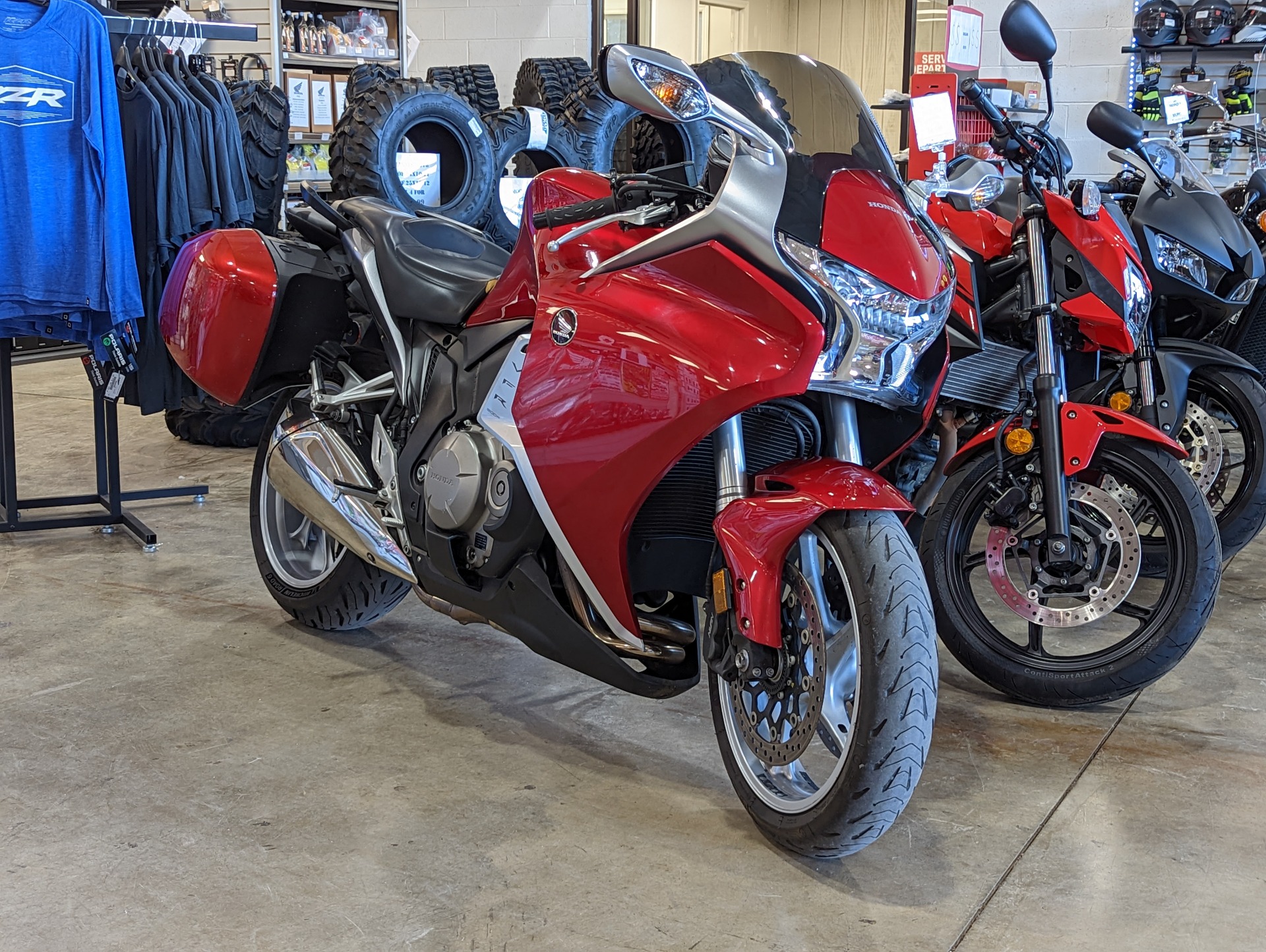 2010 Honda VFR1200F in Winchester, Tennessee - Photo 2