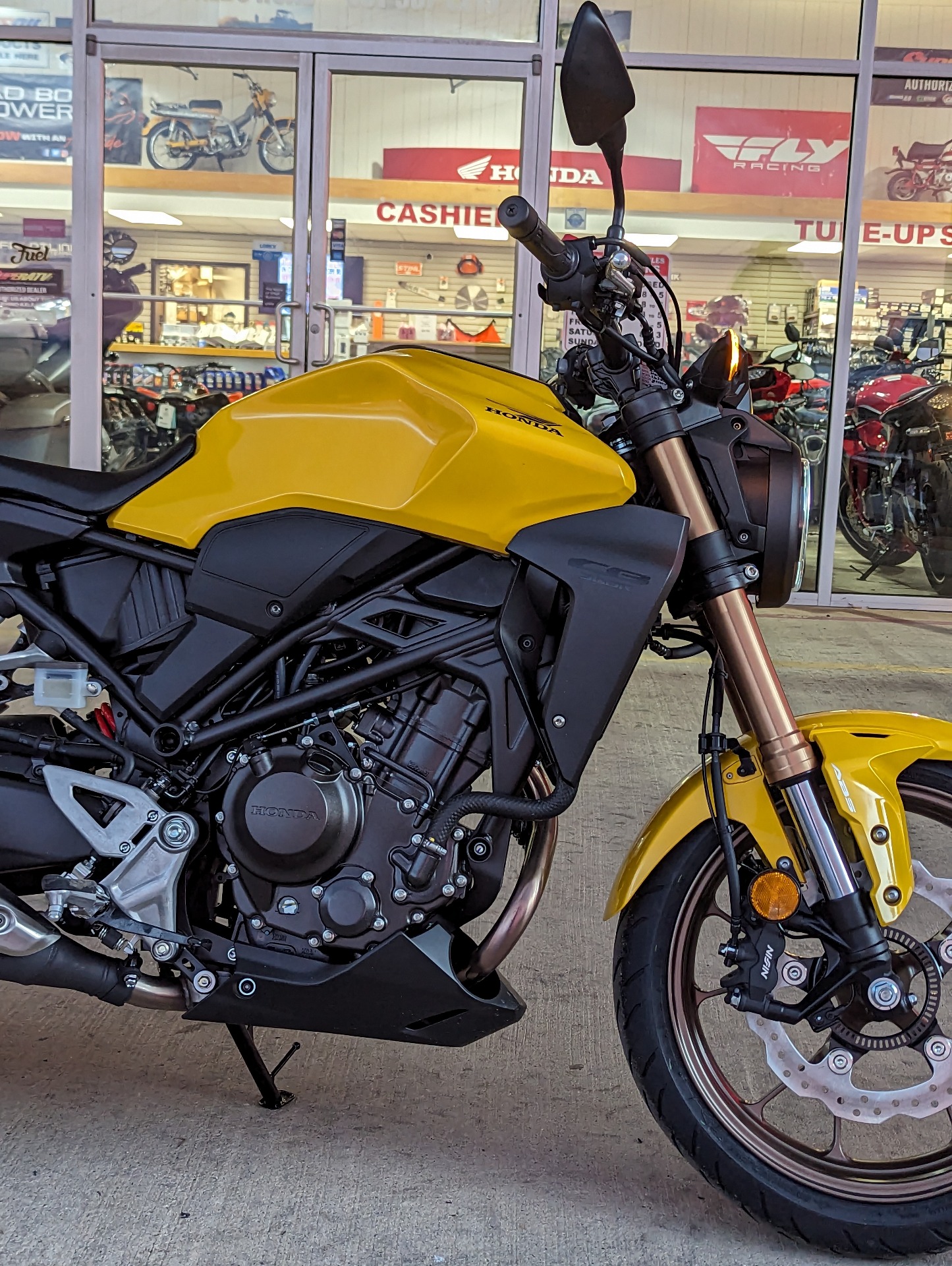 2024 Honda CB300R ABS in Winchester, Tennessee - Photo 5
