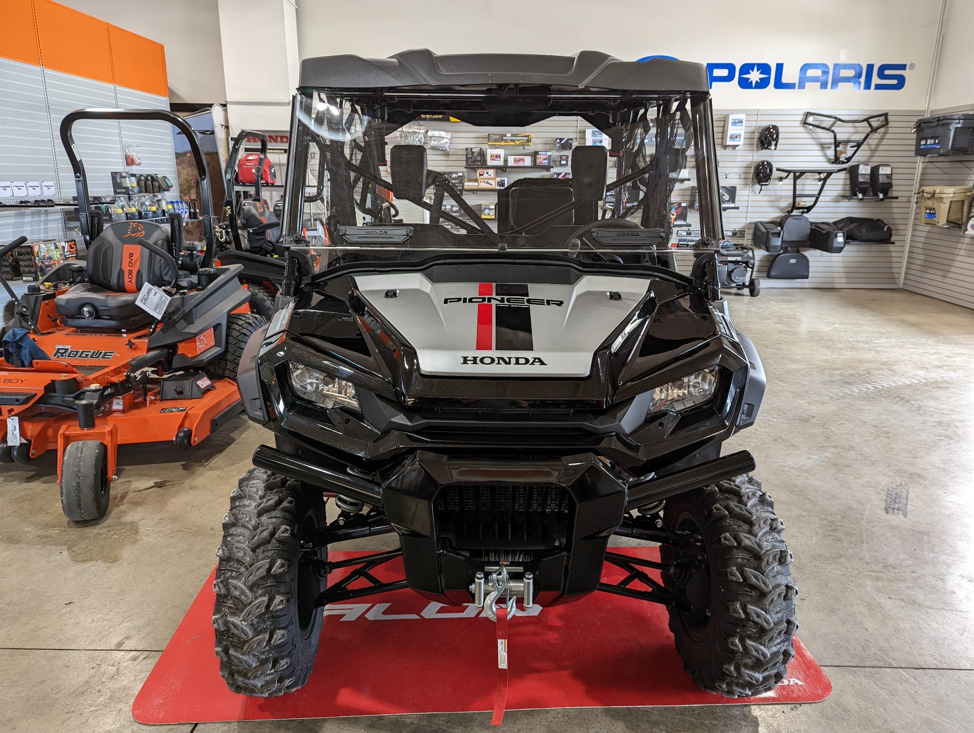2022 Honda Pioneer 1000-5 Trail in Winchester, Tennessee - Photo 3